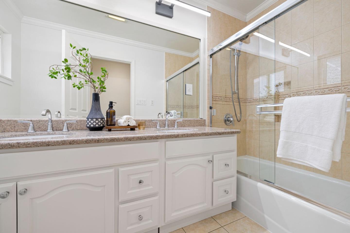 Detail Gallery Image 18 of 45 For 145 Devonshire Blvd, San Carlos,  CA 94070 - 4 Beds | 3 Baths