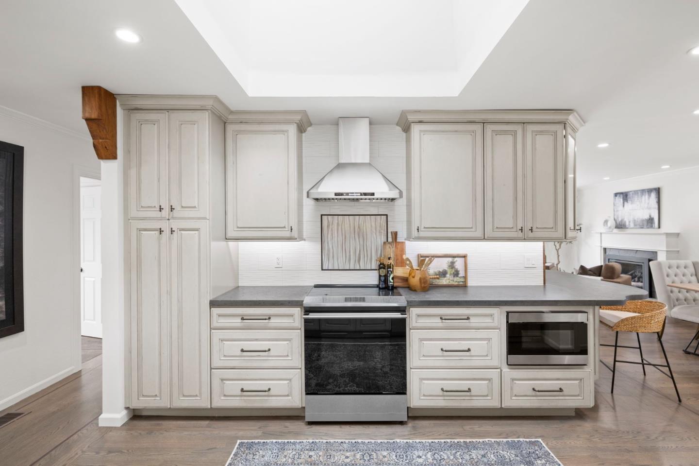 Detail Gallery Image 3 of 45 For 145 Devonshire Blvd, San Carlos,  CA 94070 - 4 Beds | 3 Baths