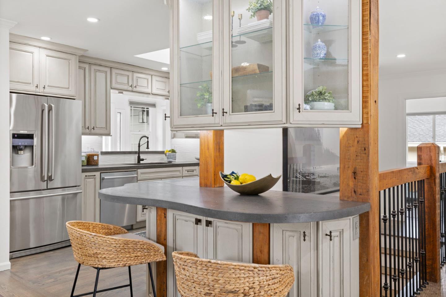 Detail Gallery Image 4 of 45 For 145 Devonshire Blvd, San Carlos,  CA 94070 - 4 Beds | 3 Baths