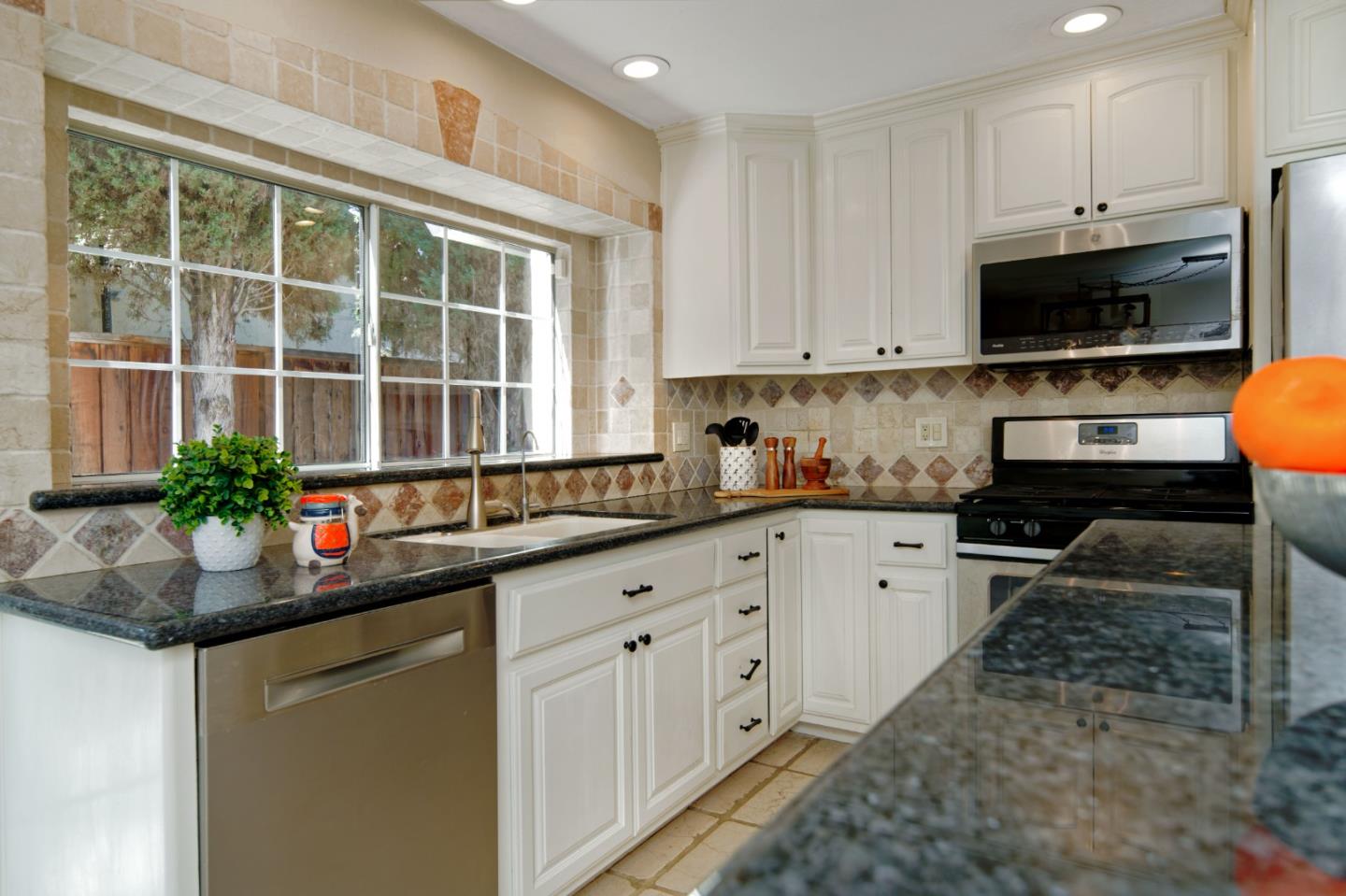 Detail Gallery Image 13 of 39 For 446 Allegan Cir, San Jose,  CA 95123 - 3 Beds | 2 Baths