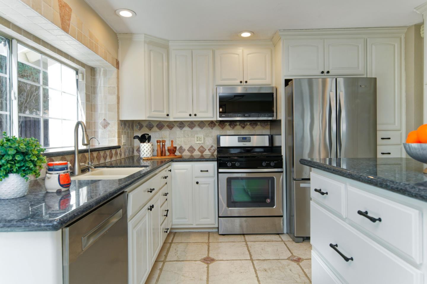 Detail Gallery Image 14 of 39 For 446 Allegan Cir, San Jose,  CA 95123 - 3 Beds | 2 Baths