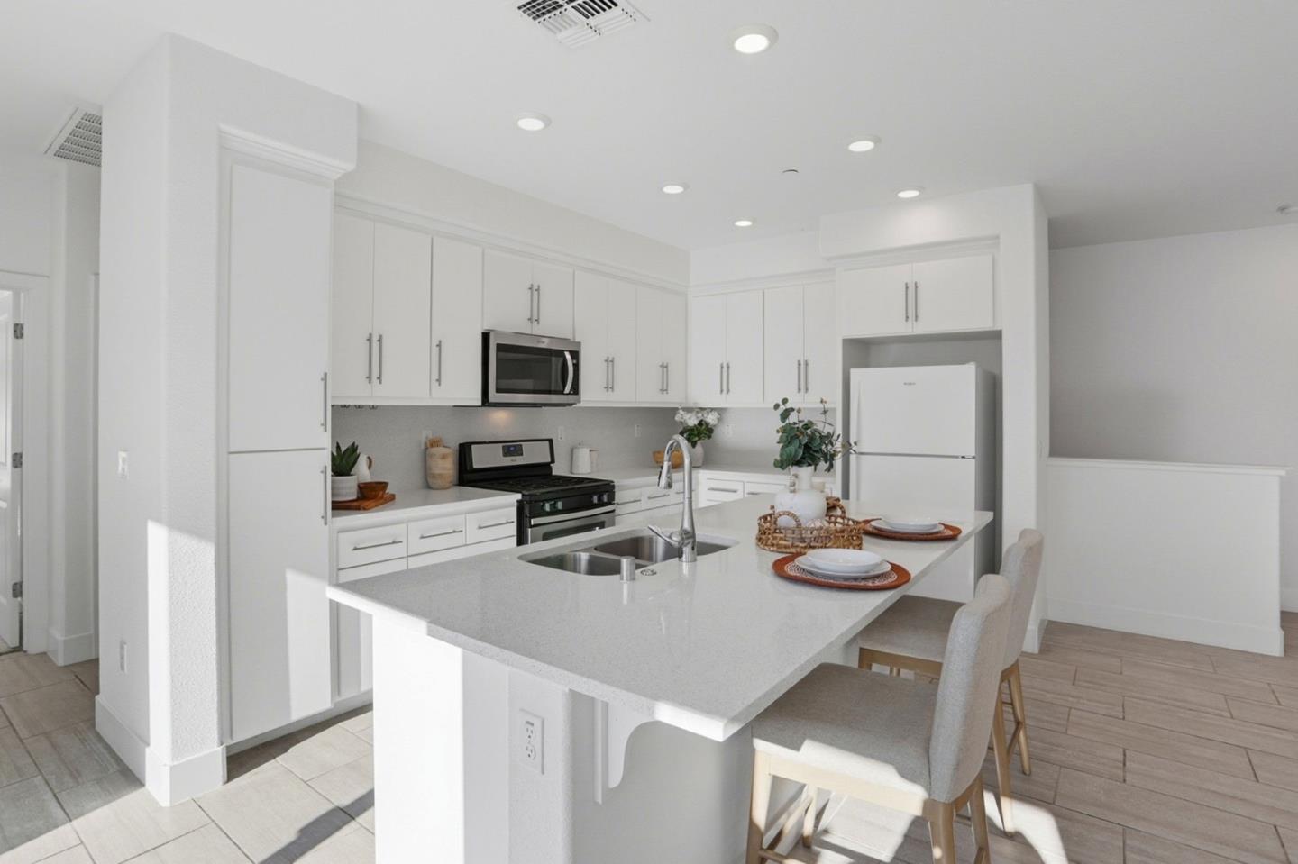 Detail Gallery Image 9 of 28 For 1809 Sable Pl, San Jose,  CA 95133 - 3 Beds | 2 Baths