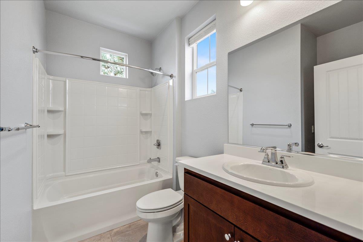 Detail Gallery Image 12 of 32 For 2943 Abrams Dr, Marina,  CA 93933 - 3 Beds | 2/1 Baths