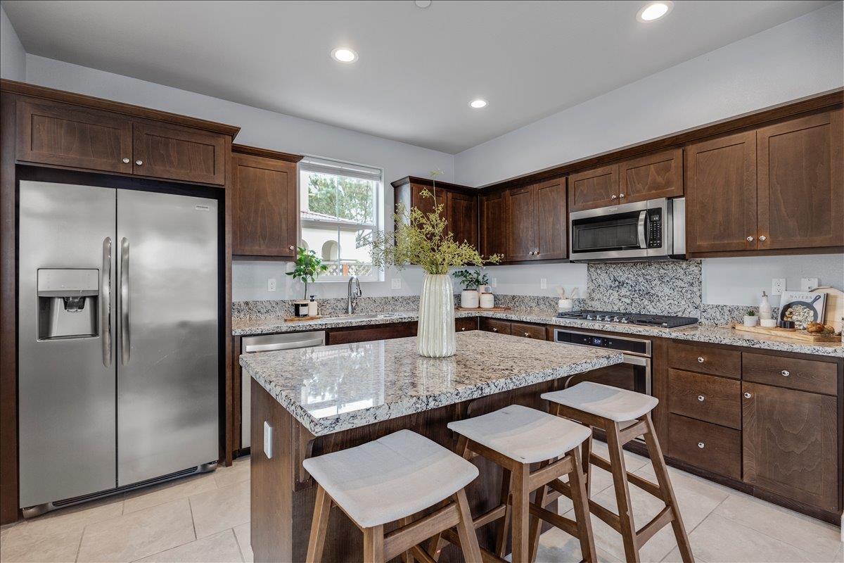 Detail Gallery Image 7 of 32 For 2943 Abrams Dr, Marina,  CA 93933 - 3 Beds | 2/1 Baths