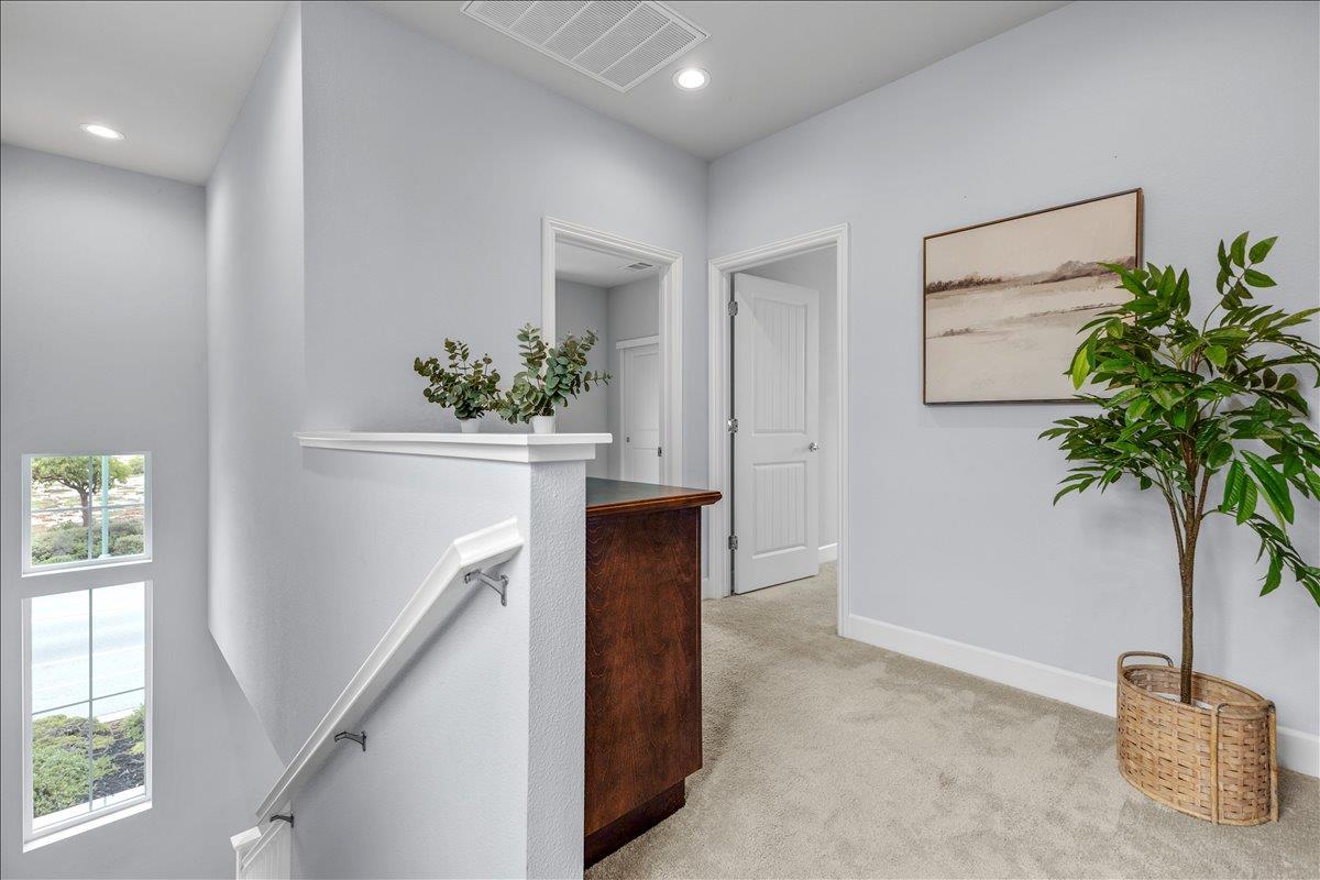 Detail Gallery Image 9 of 32 For 2943 Abrams Dr, Marina,  CA 93933 - 3 Beds | 2/1 Baths