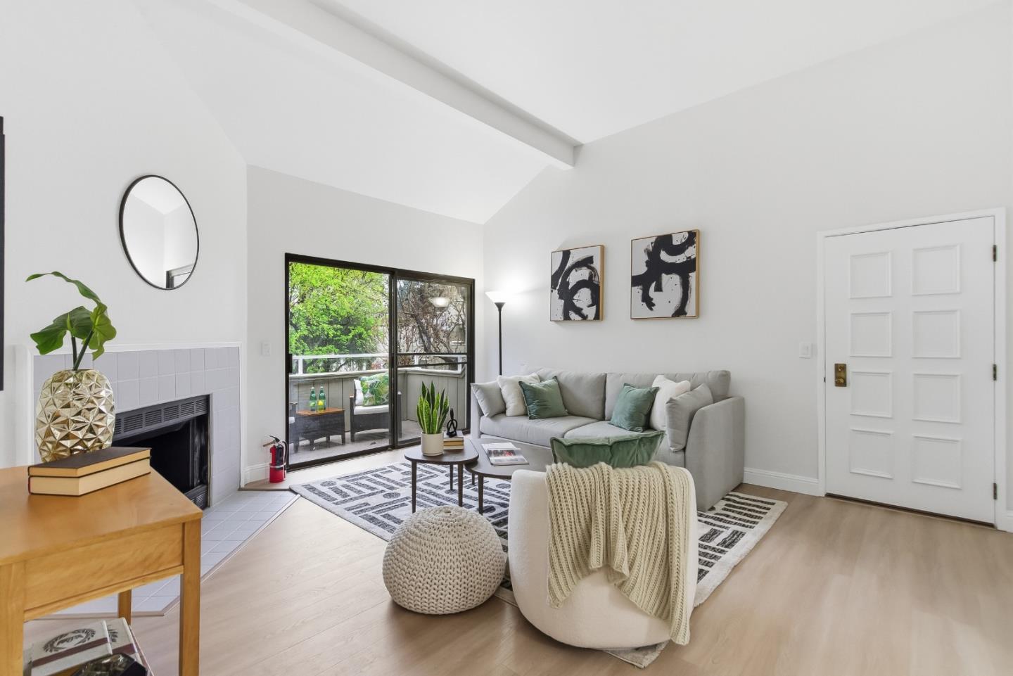 Detail Gallery Image 3 of 46 For 1690 Braddock Ct, San Jose,  CA 95125 - 2 Beds | 2 Baths