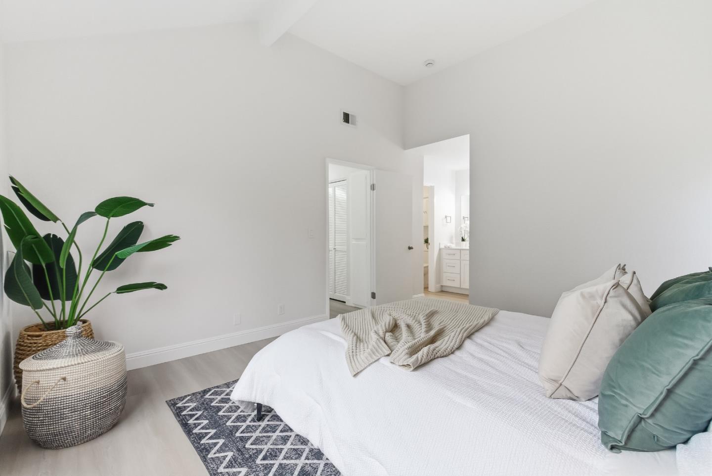 Detail Gallery Image 32 of 46 For 1690 Braddock Ct, San Jose,  CA 95125 - 2 Beds | 2 Baths