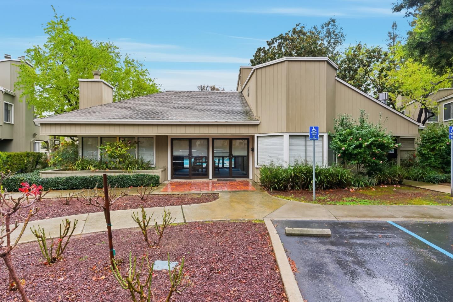 Detail Gallery Image 42 of 46 For 1690 Braddock Ct, San Jose,  CA 95125 - 2 Beds | 2 Baths