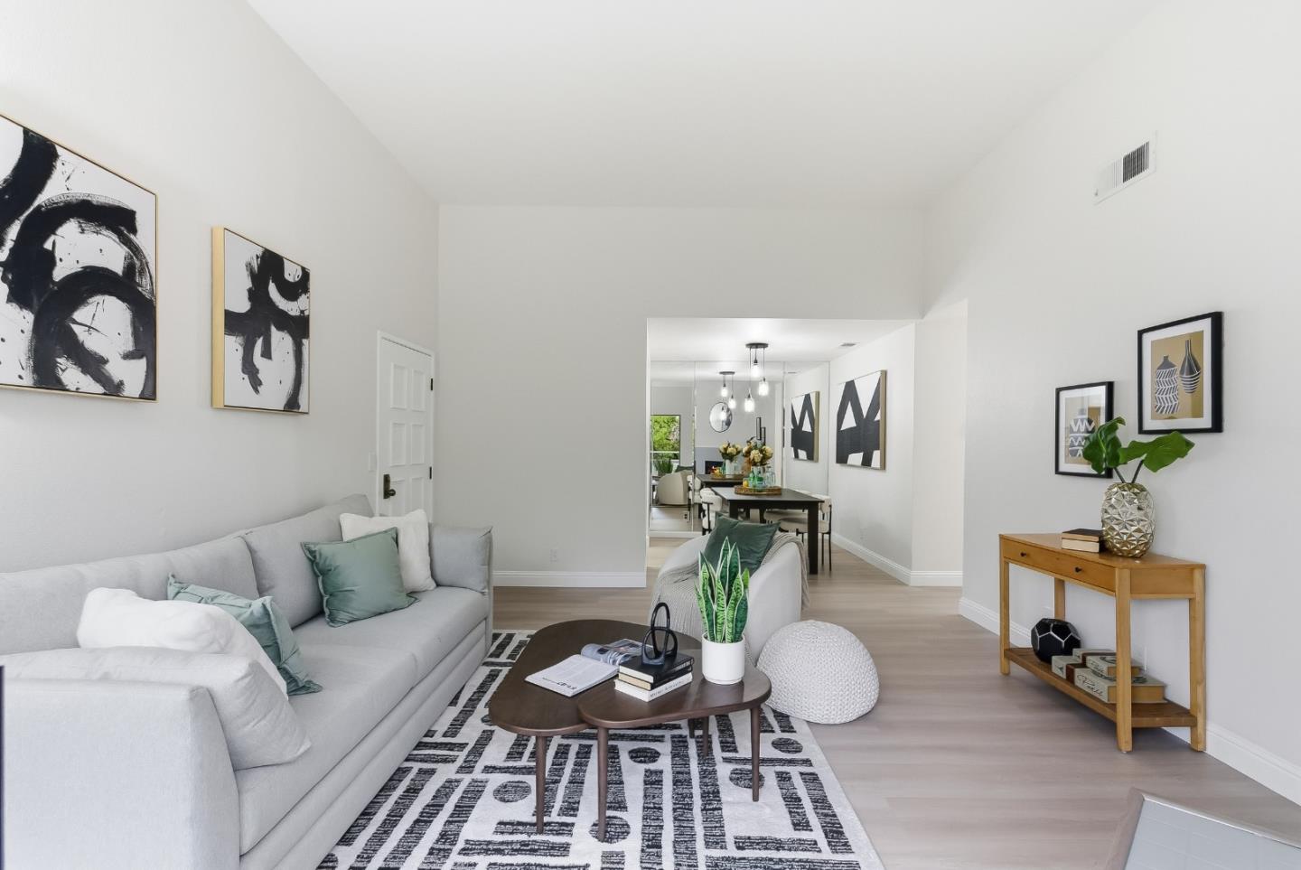 Detail Gallery Image 5 of 46 For 1690 Braddock Ct, San Jose,  CA 95125 - 2 Beds | 2 Baths