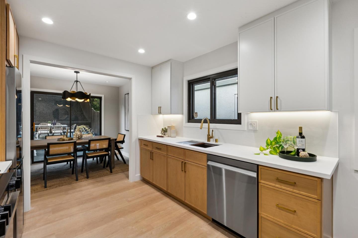 Detail Gallery Image 12 of 104 For 550 Verducci Dr, Daly City,  CA 94015 - 3 Beds | 1/1 Baths