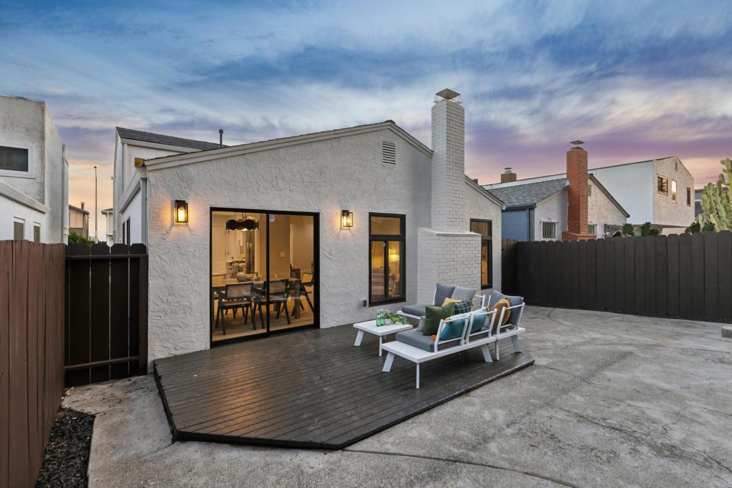 Detail Gallery Image 14 of 104 For 550 Verducci Dr, Daly City,  CA 94015 - 3 Beds | 1/1 Baths