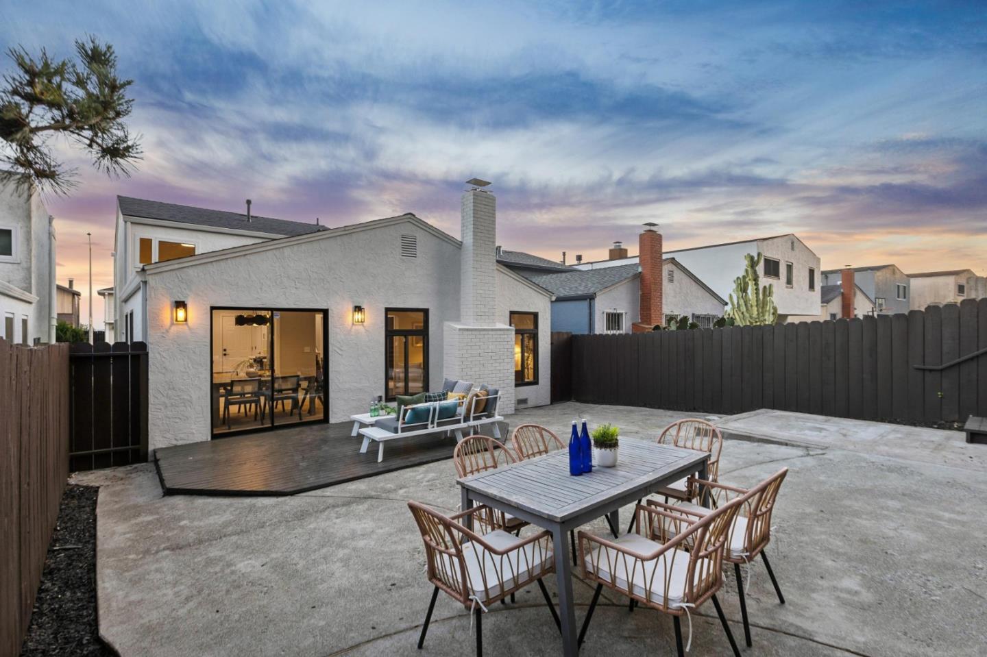 Detail Gallery Image 15 of 104 For 550 Verducci Dr, Daly City,  CA 94015 - 3 Beds | 1/1 Baths