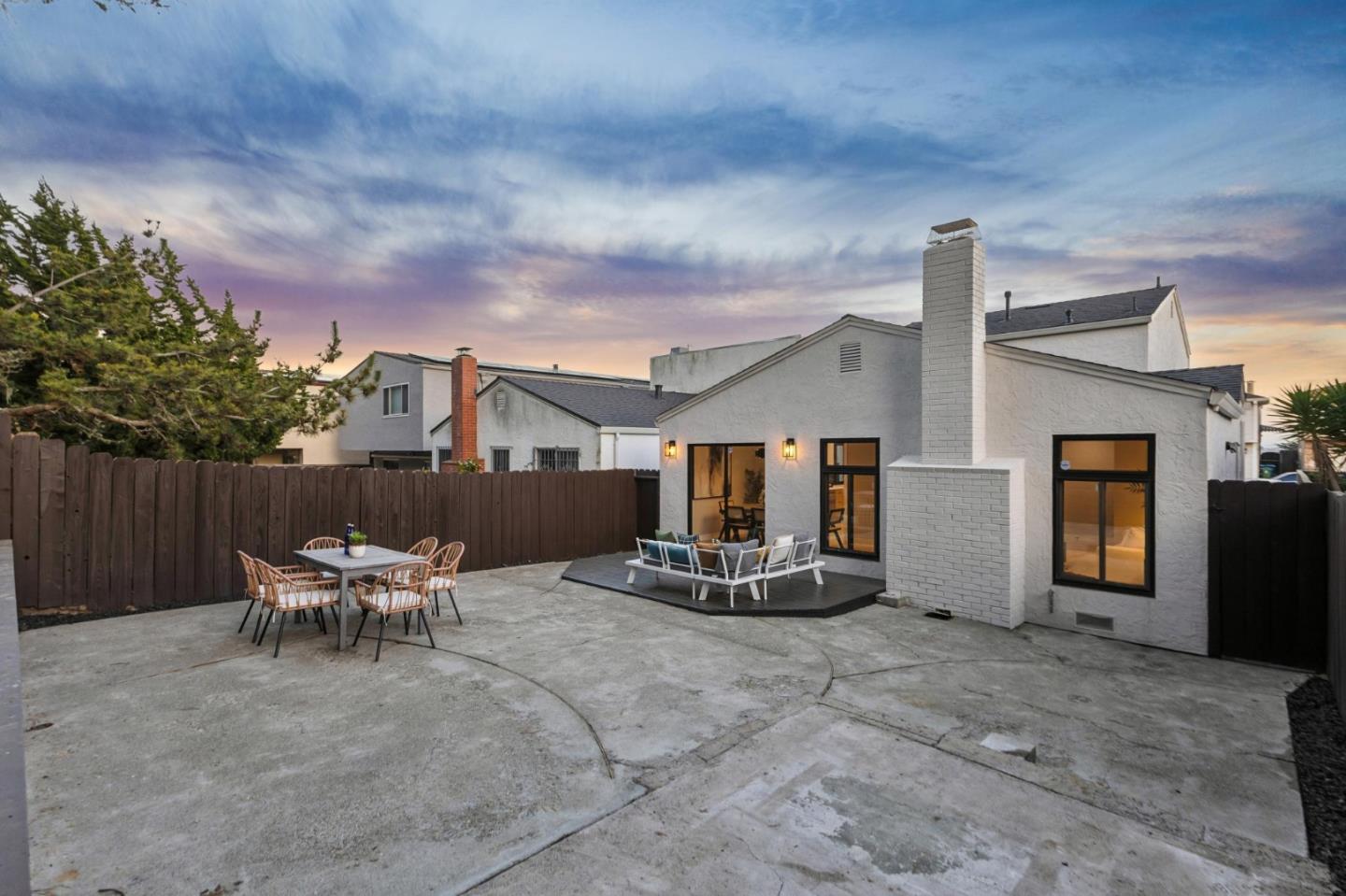 Detail Gallery Image 17 of 104 For 550 Verducci Dr, Daly City,  CA 94015 - 3 Beds | 1/1 Baths