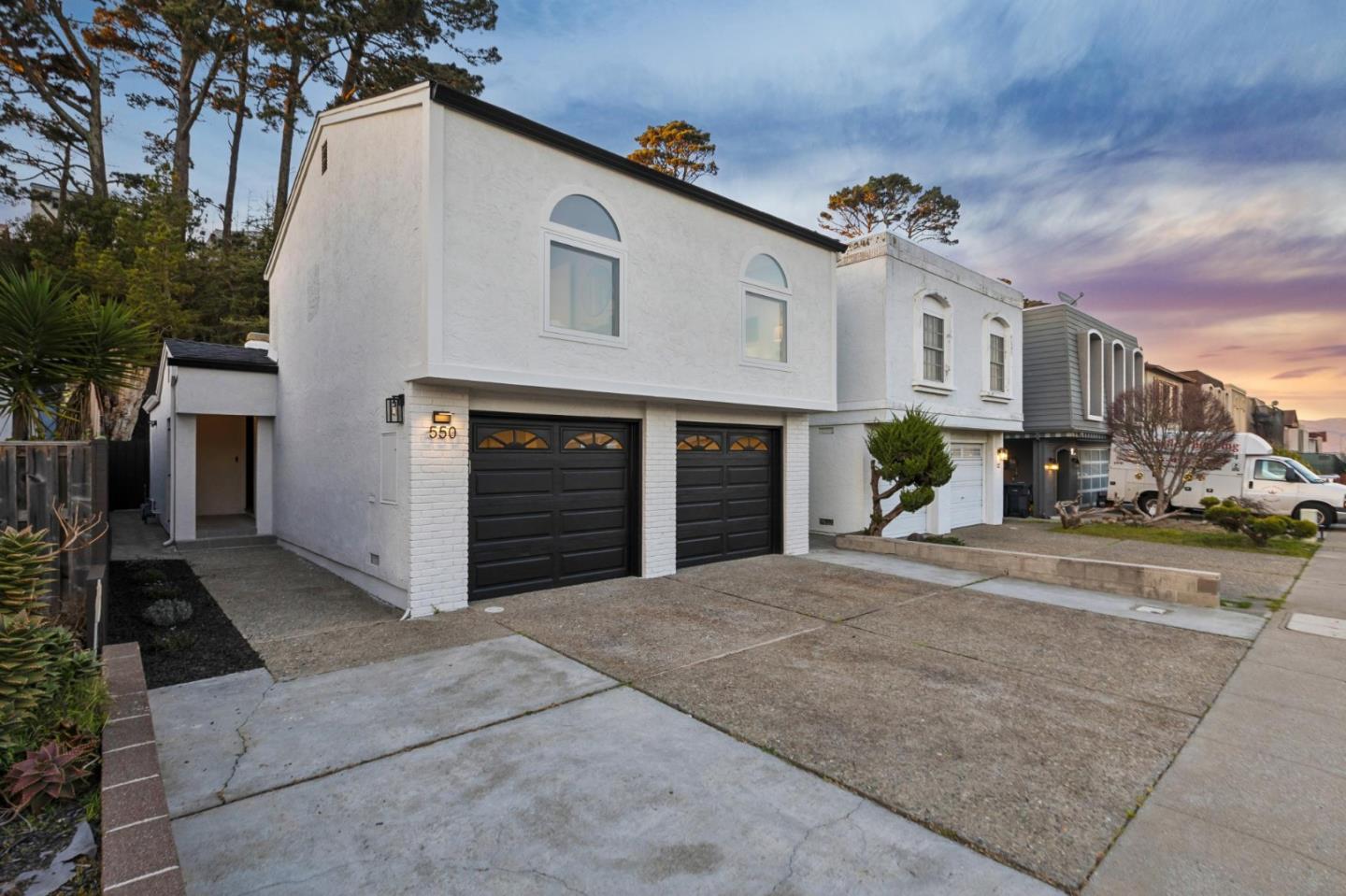 Detail Gallery Image 5 of 104 For 550 Verducci Dr, Daly City,  CA 94015 - 3 Beds | 1/1 Baths