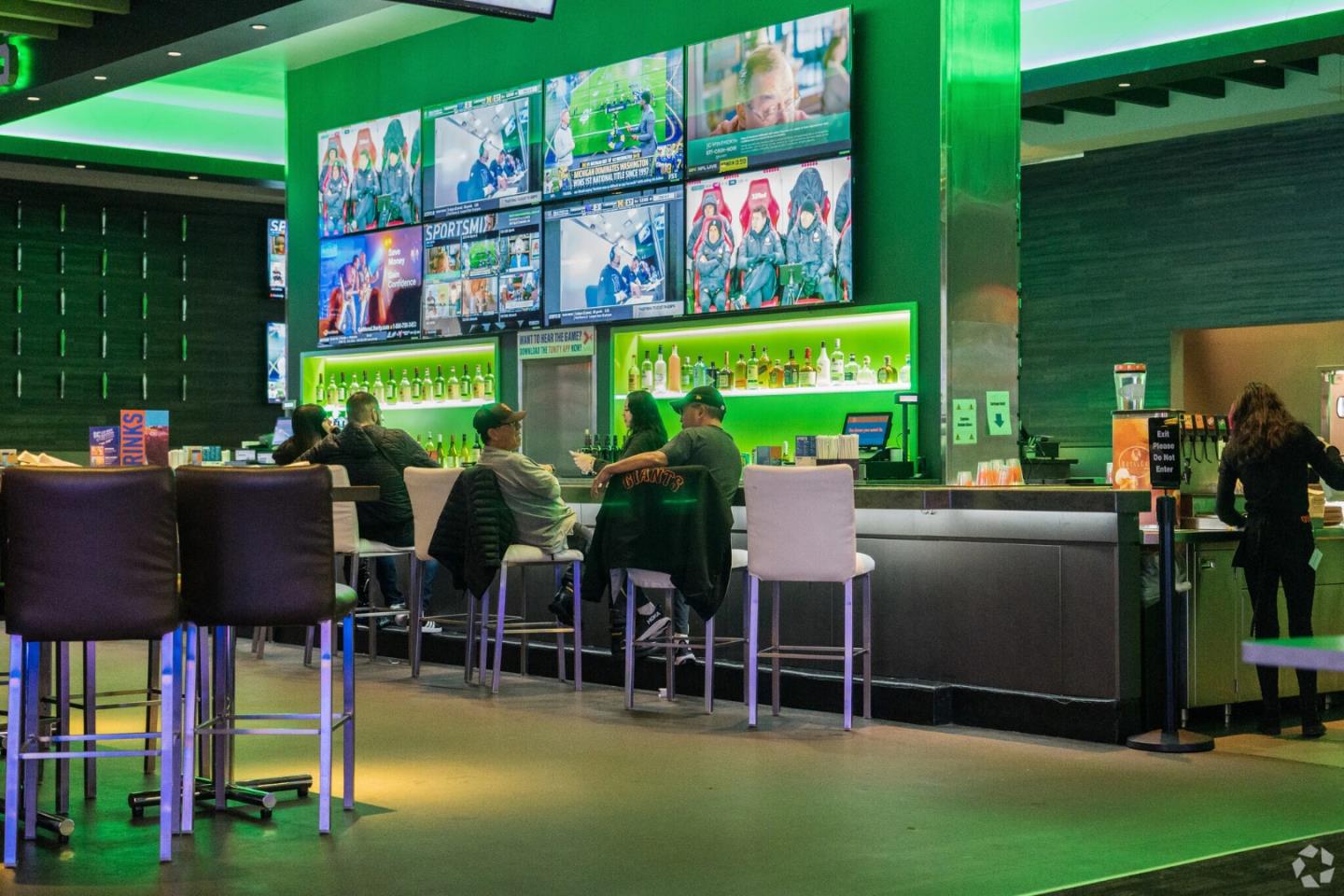 Detail Gallery Image 87 of 104 For 550 Verducci Dr, Daly City,  CA 94015 - 3 Beds | 1/1 Baths