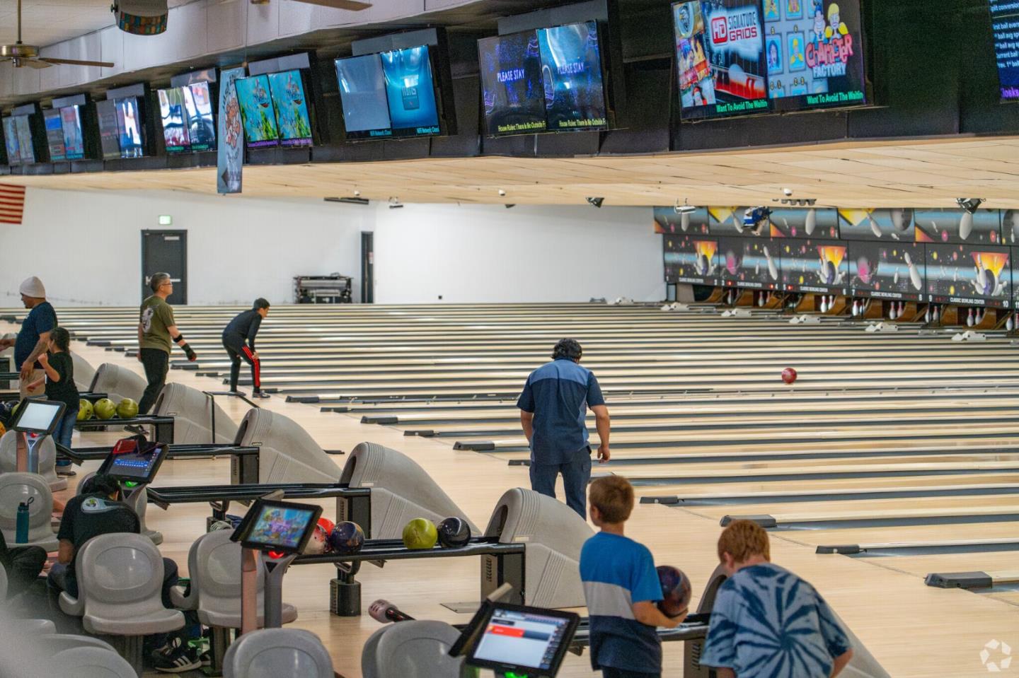 Detail Gallery Image 92 of 104 For 550 Verducci Dr, Daly City,  CA 94015 - 3 Beds | 1/1 Baths