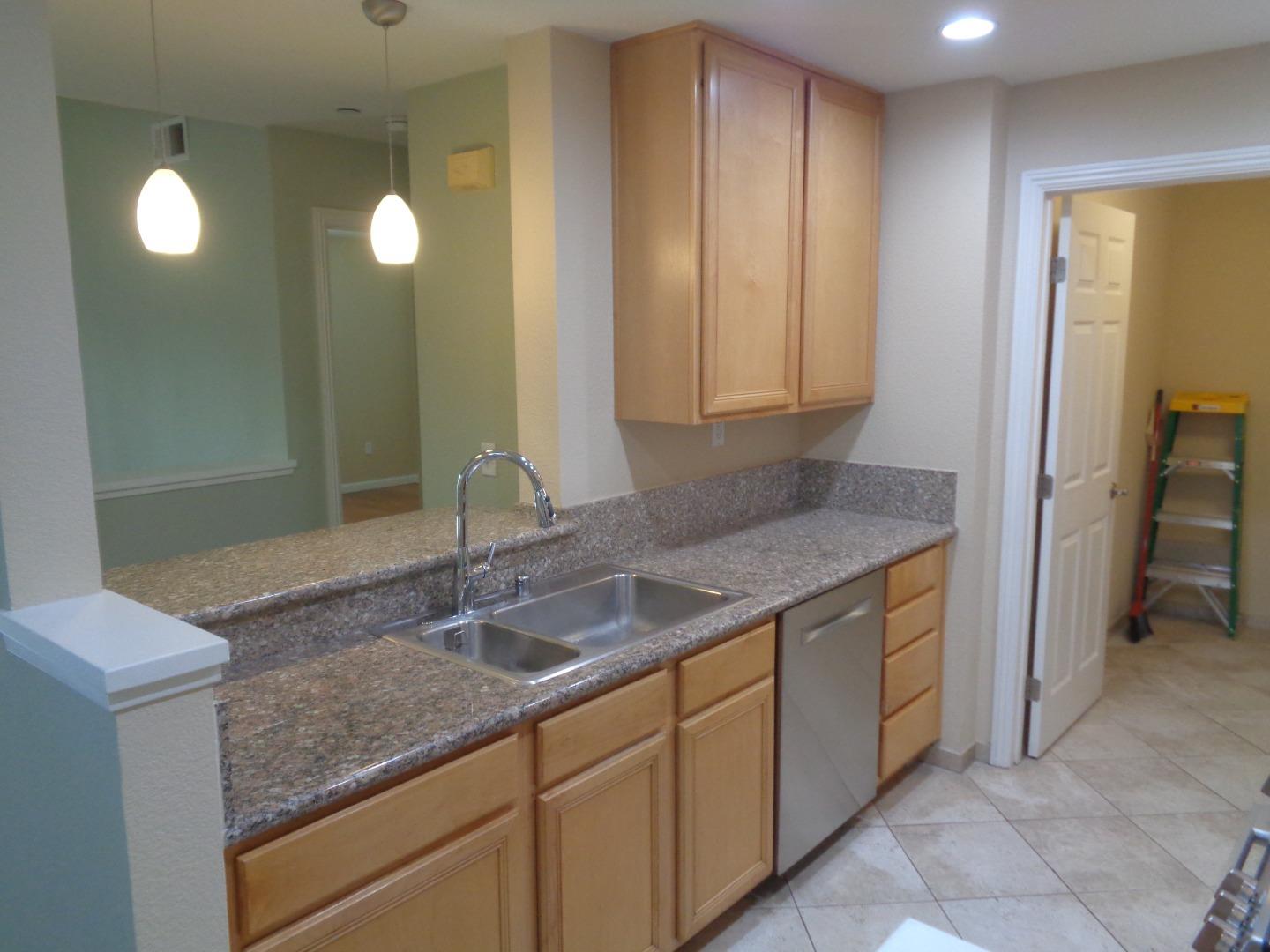 Detail Gallery Image 10 of 18 For 604 Arcadia Ter #303,  Sunnyvale,  CA 94085 - 2 Beds | 2 Baths