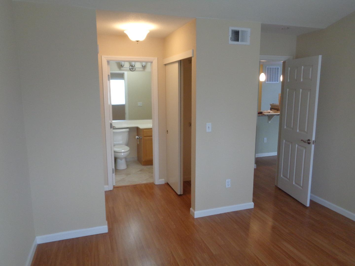 Detail Gallery Image 5 of 18 For 604 Arcadia Ter #303,  Sunnyvale,  CA 94085 - 2 Beds | 2 Baths