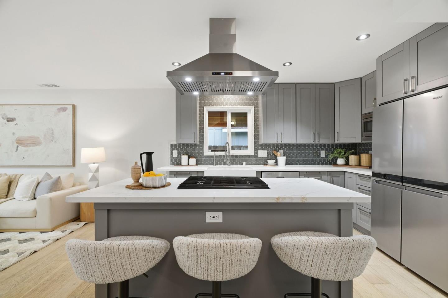 Detail Gallery Image 11 of 46 For 847 San Luppe Dr, Mountain View,  CA 94043 - 3 Beds | 2 Baths