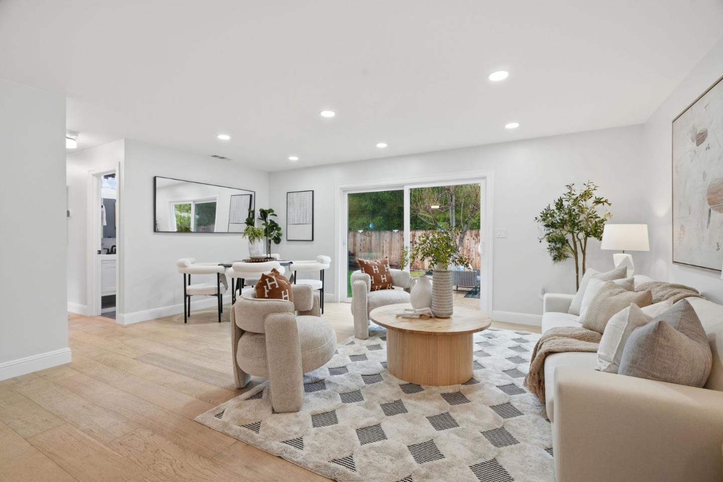 Detail Gallery Image 13 of 46 For 847 San Luppe Dr, Mountain View,  CA 94043 - 3 Beds | 2 Baths