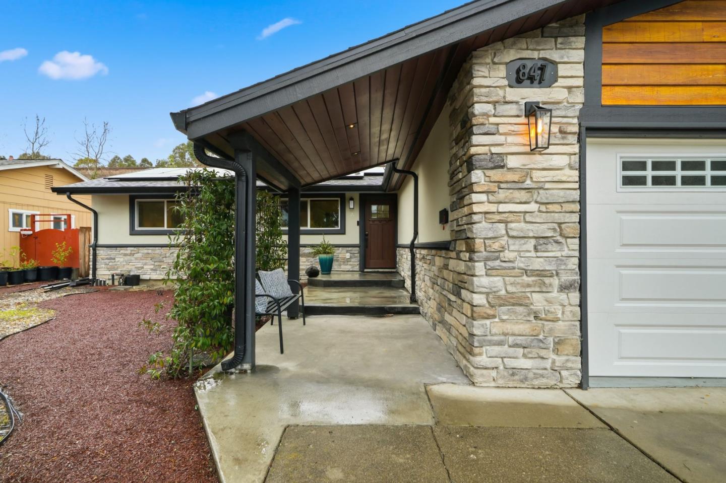 Detail Gallery Image 3 of 46 For 847 San Luppe Dr, Mountain View,  CA 94043 - 3 Beds | 2 Baths