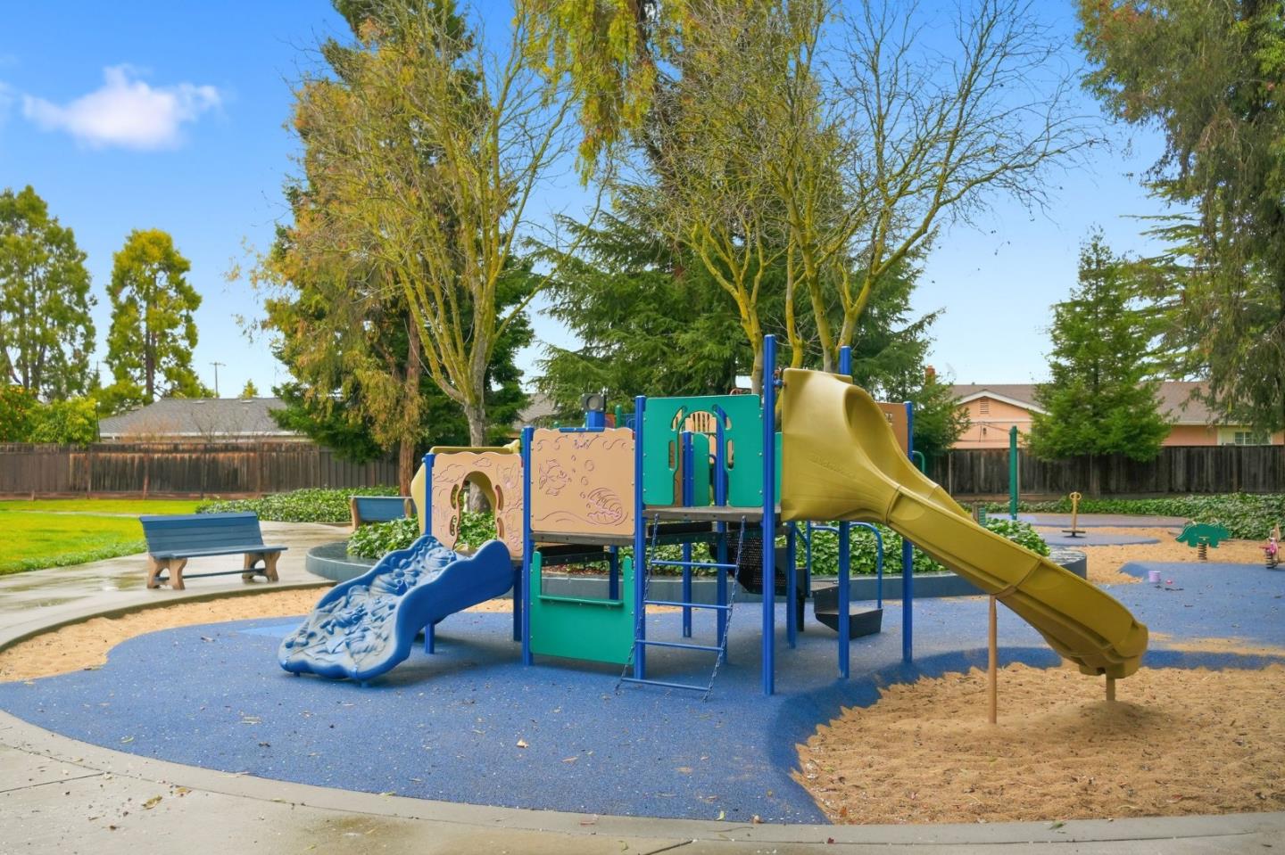 Detail Gallery Image 34 of 46 For 847 San Luppe Dr, Mountain View,  CA 94043 - 3 Beds | 2 Baths