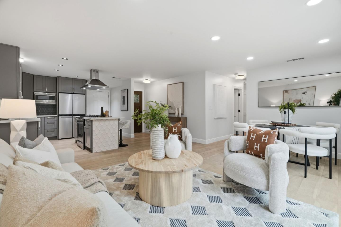 Detail Gallery Image 4 of 46 For 847 San Luppe Dr, Mountain View,  CA 94043 - 3 Beds | 2 Baths