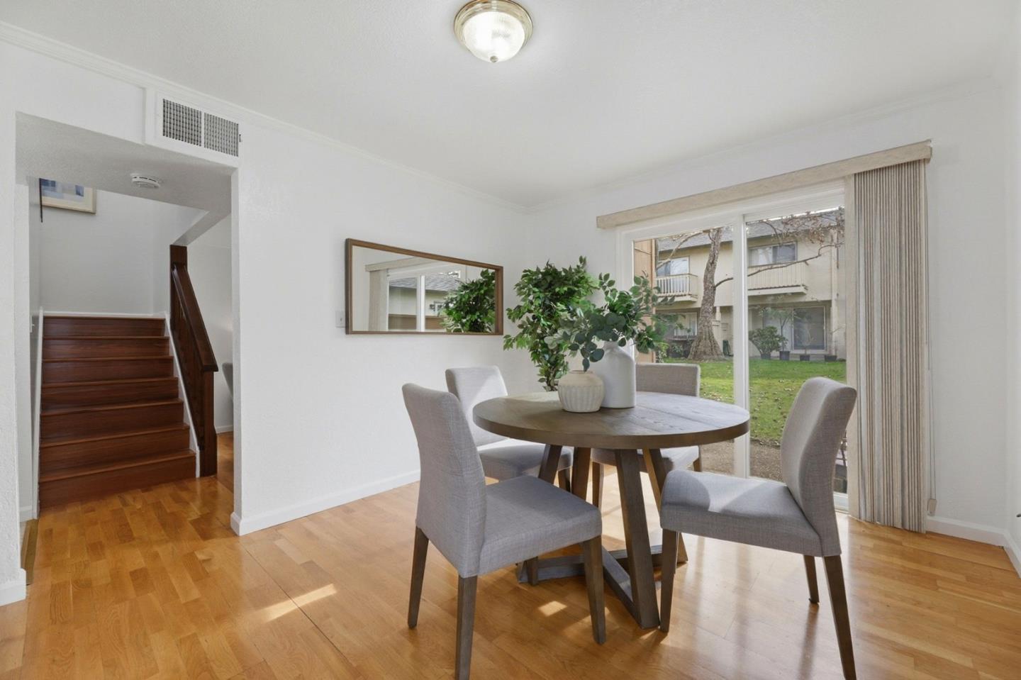 Detail Gallery Image 13 of 35 For 6112 Brigantine Dr, San Jose,  CA 95129 - 3 Beds | 1/1 Baths