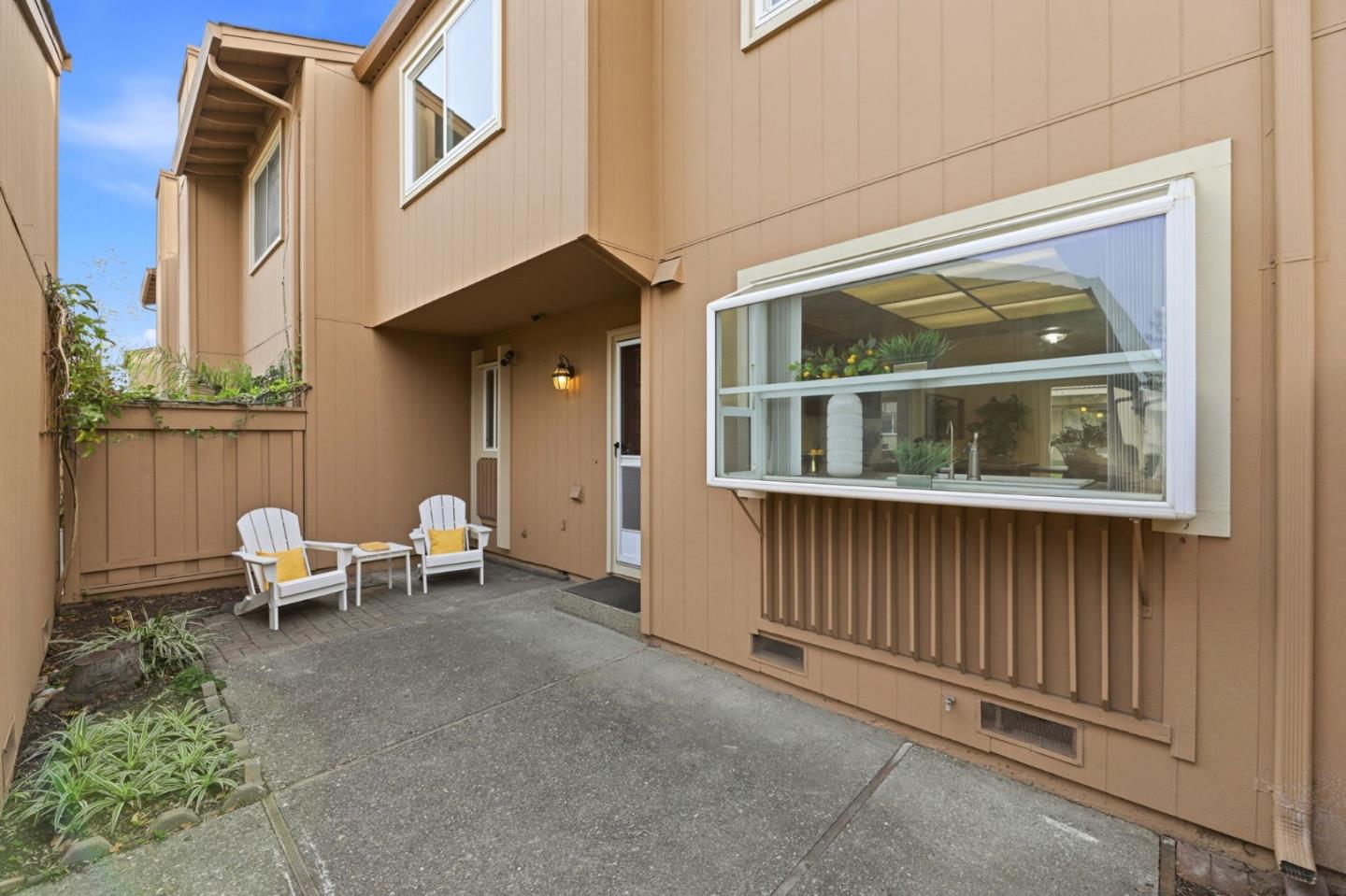 Detail Gallery Image 2 of 35 For 6112 Brigantine Dr, San Jose,  CA 95129 - 3 Beds | 1/1 Baths