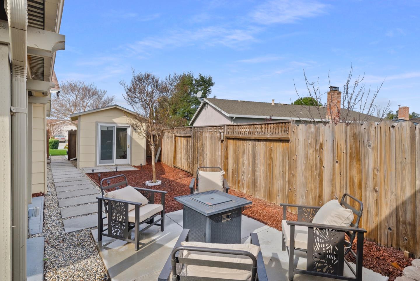 Detail Gallery Image 4 of 16 For 16700 Fountain Ave, Morgan Hill,  CA 95037 - 4 Beds | 2 Baths