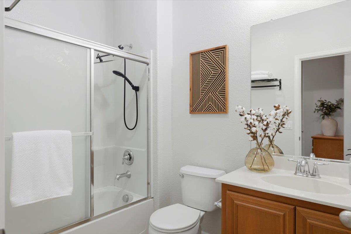 Detail Gallery Image 18 of 27 For 410 San Eduardo Ter, Sunnyvale,  CA 94085 - 3 Beds | 2/1 Baths