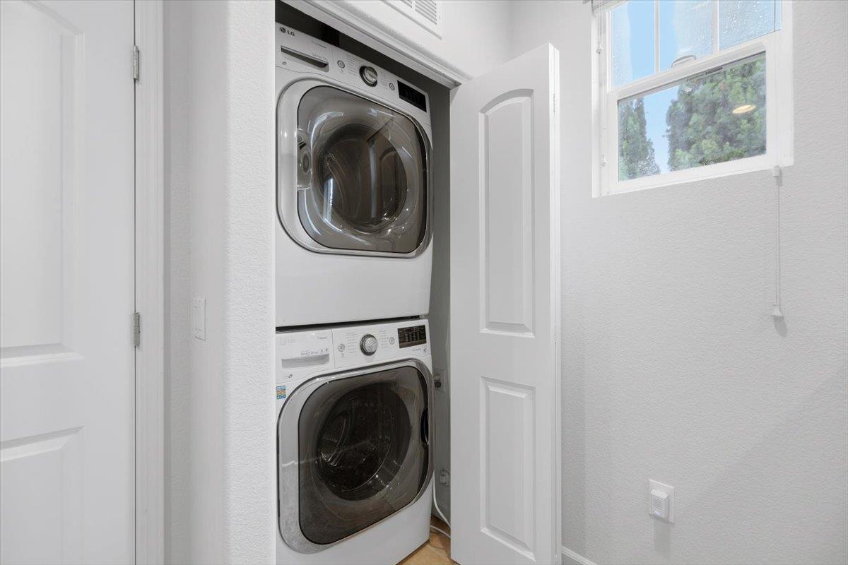 Detail Gallery Image 20 of 27 For 410 San Eduardo Ter, Sunnyvale,  CA 94085 - 3 Beds | 2/1 Baths