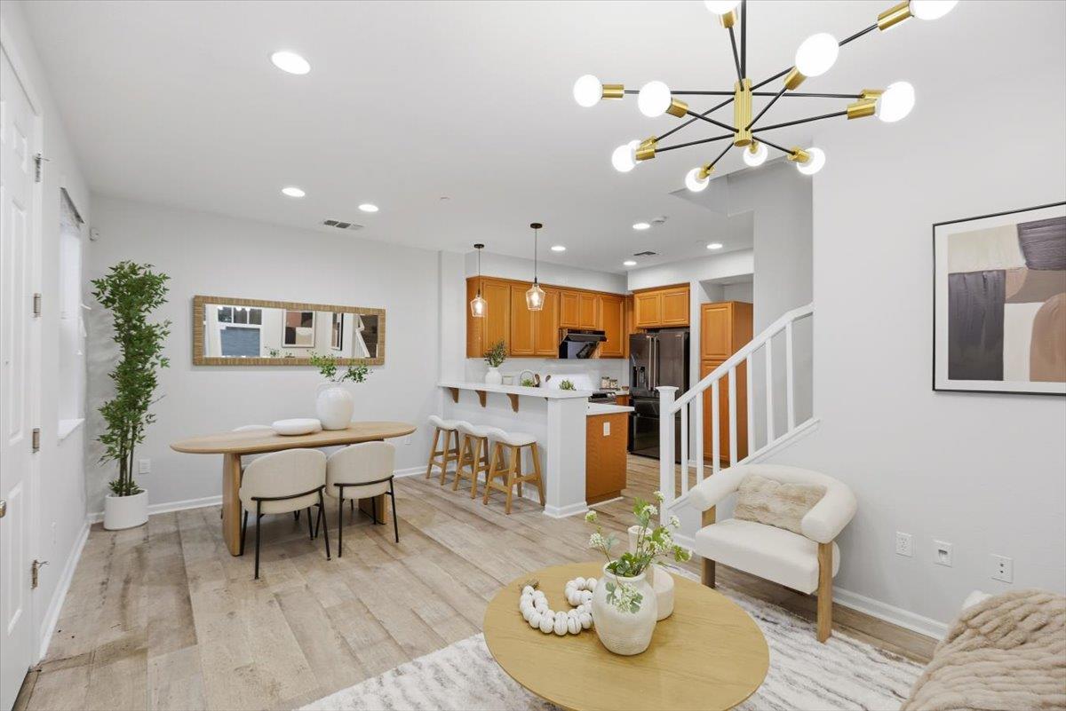 Detail Gallery Image 3 of 27 For 410 San Eduardo Ter, Sunnyvale,  CA 94085 - 3 Beds | 2/1 Baths