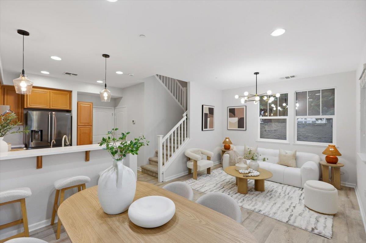 Detail Gallery Image 4 of 27 For 410 San Eduardo Ter, Sunnyvale,  CA 94085 - 3 Beds | 2/1 Baths