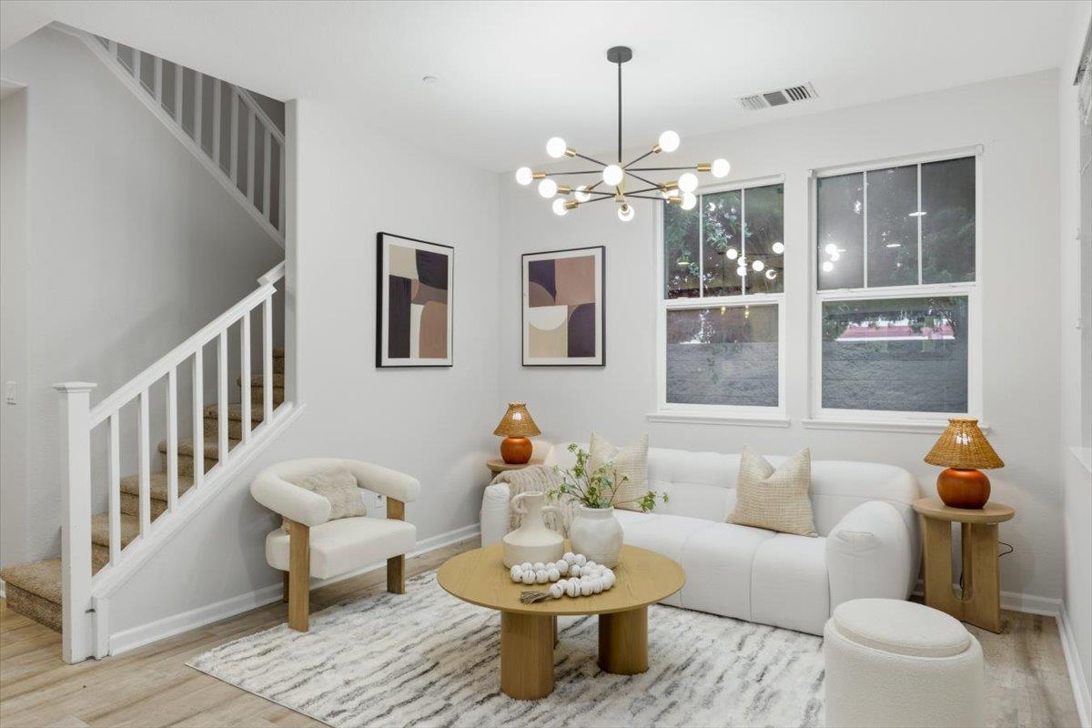 Detail Gallery Image 5 of 27 For 410 San Eduardo Ter, Sunnyvale,  CA 94085 - 3 Beds | 2/1 Baths