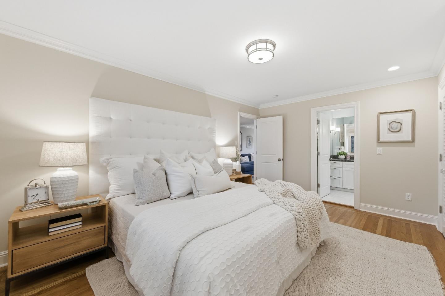 Detail Gallery Image 22 of 64 For 230 Rockridge Rd, San Carlos,  CA 94070 - 5 Beds | 3/1 Baths