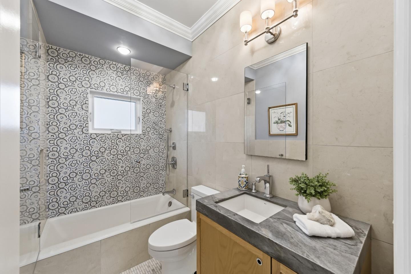 Detail Gallery Image 29 of 64 For 230 Rockridge Rd, San Carlos,  CA 94070 - 5 Beds | 3/1 Baths