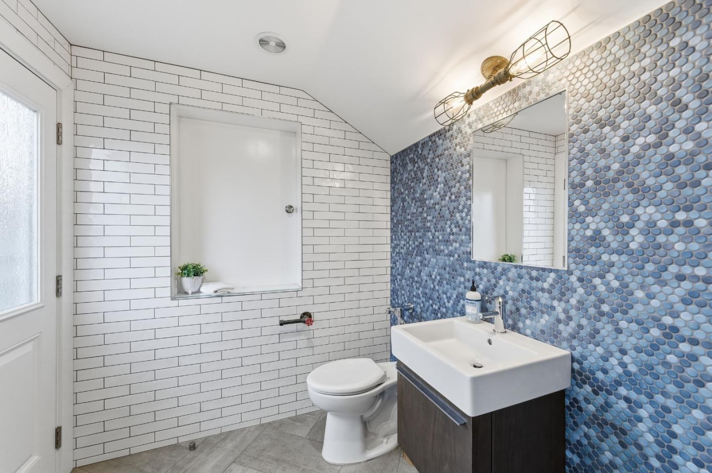 Detail Gallery Image 41 of 64 For 230 Rockridge Rd, San Carlos,  CA 94070 - 5 Beds | 3/1 Baths