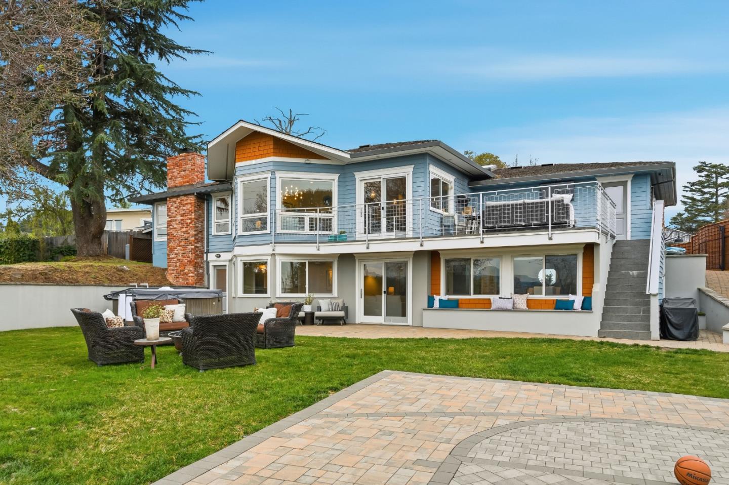 Detail Gallery Image 46 of 64 For 230 Rockridge Rd, San Carlos,  CA 94070 - 5 Beds | 3/1 Baths