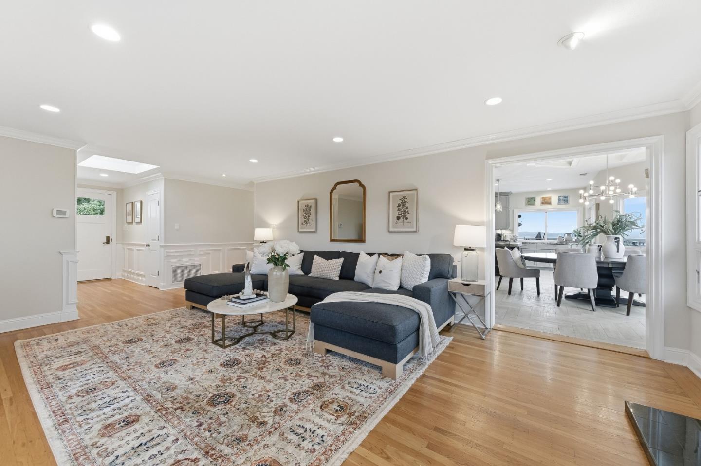 Detail Gallery Image 7 of 64 For 230 Rockridge Rd, San Carlos,  CA 94070 - 5 Beds | 3/1 Baths