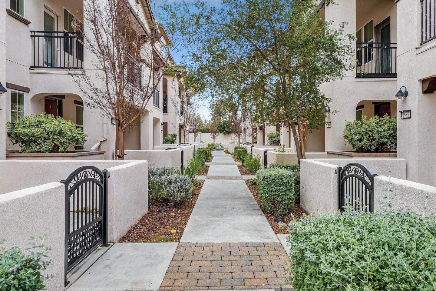 Detail Gallery Image 46 of 52 For 1585 Pratt Pl, Santa Clara,  CA 95050 - 3 Beds | 2/1 Baths