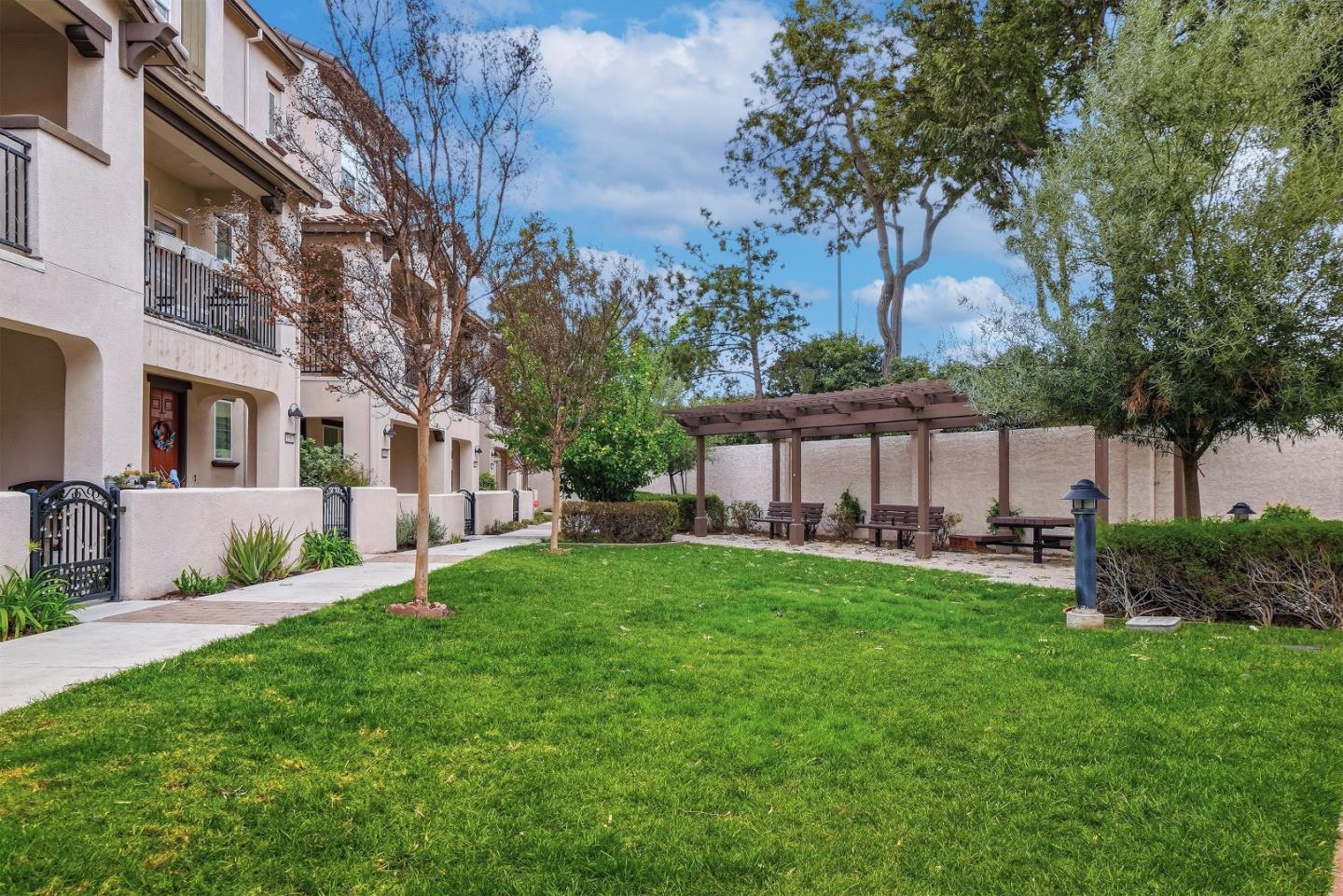 Detail Gallery Image 49 of 52 For 1585 Pratt Pl, Santa Clara,  CA 95050 - 3 Beds | 2/1 Baths