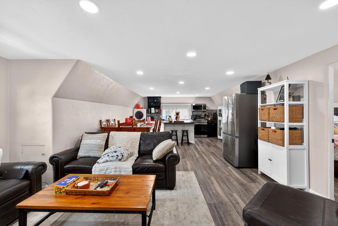 Detail Gallery Image 25 of 43 For 410 Pine Ave, Pacific Grove,  CA 93950 - 7 Beds | 3 Baths