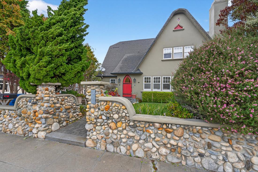 Detail Gallery Image 3 of 43 For 410 Pine Ave, Pacific Grove,  CA 93950 - 7 Beds | 3 Baths