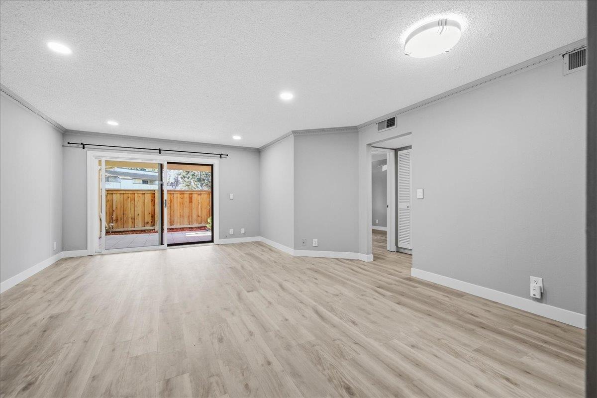 Detail Gallery Image 4 of 16 For 3254 Kimber Ct #115,  San Jose,  CA 95124 - 2 Beds | 1 Baths