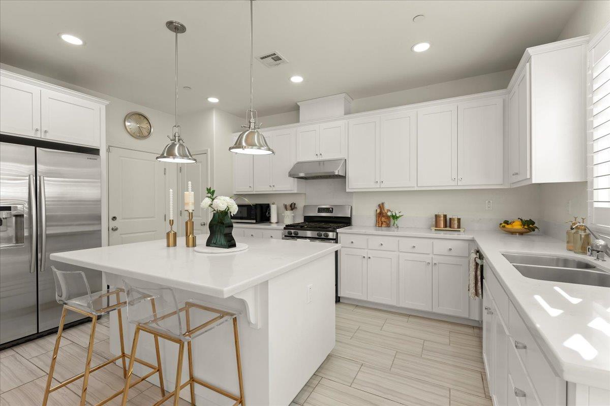 Detail Gallery Image 6 of 39 For 1140 Bonino Way, Gilroy,  CA 95020 - 4 Beds | 3 Baths