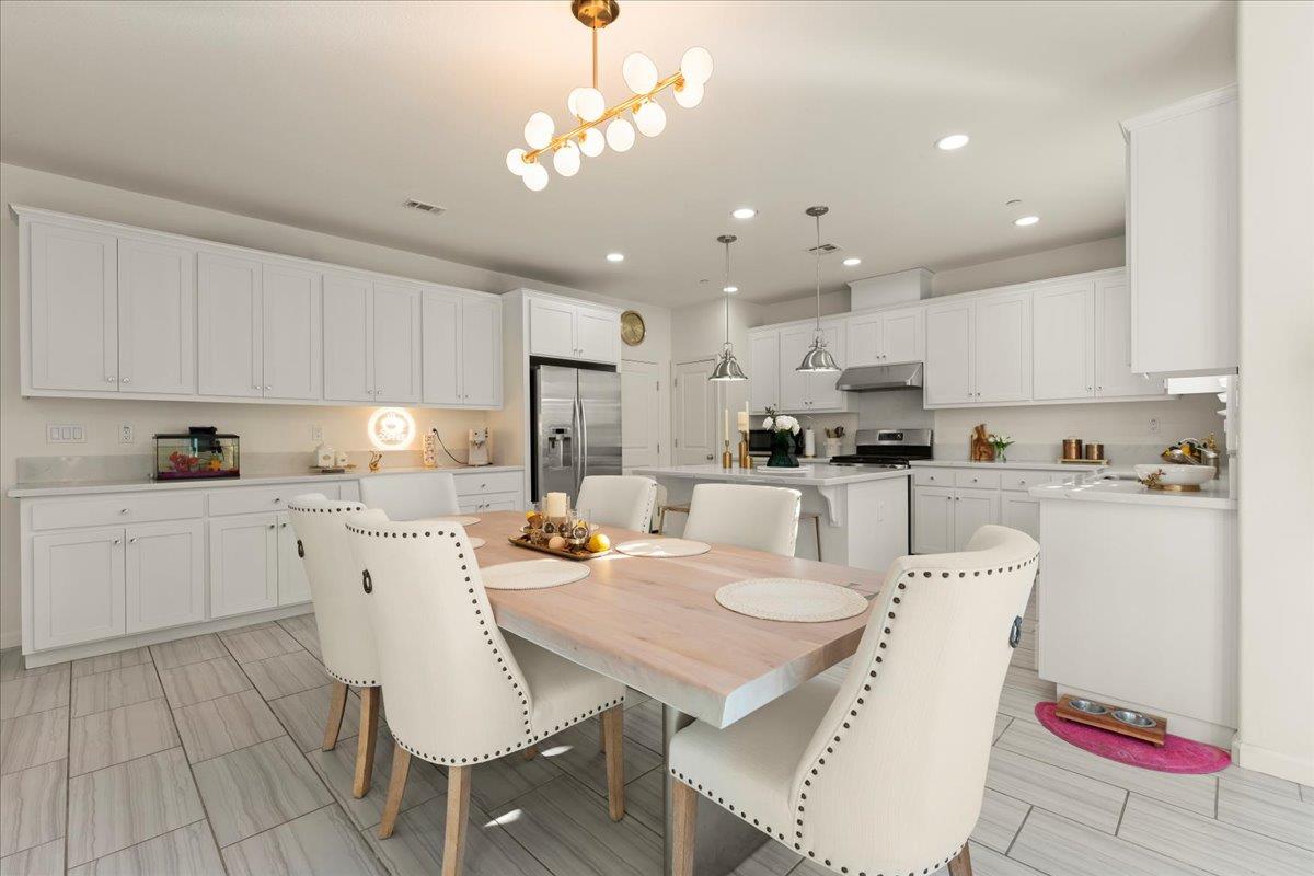 Detail Gallery Image 8 of 39 For 1140 Bonino Way, Gilroy,  CA 95020 - 4 Beds | 3 Baths