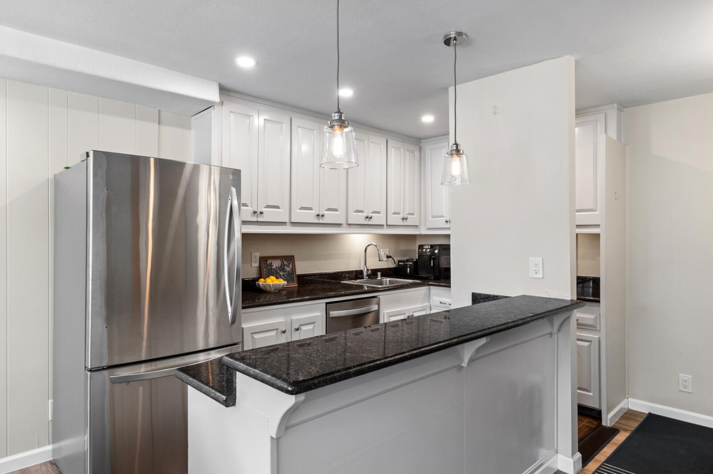 Detail Gallery Image 7 of 20 For 2655 Edison St #102,  San Mateo,  CA 94403 - 1 Beds | 1 Baths