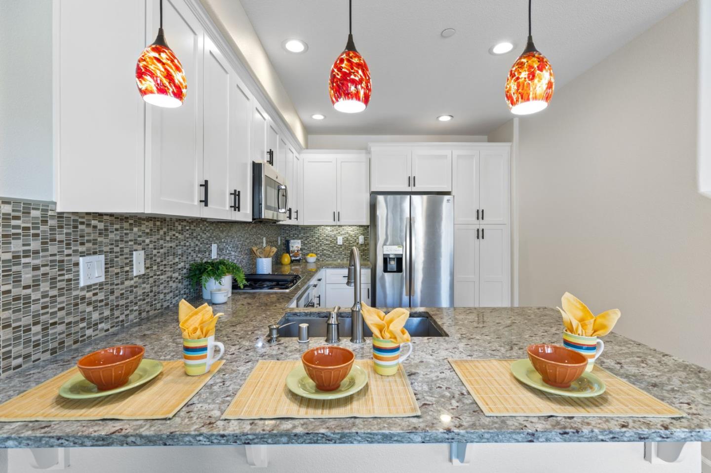 Detail Gallery Image 11 of 33 For 1916 Trento Loop, Milpitas,  CA 95035 - 3 Beds | 3/1 Baths