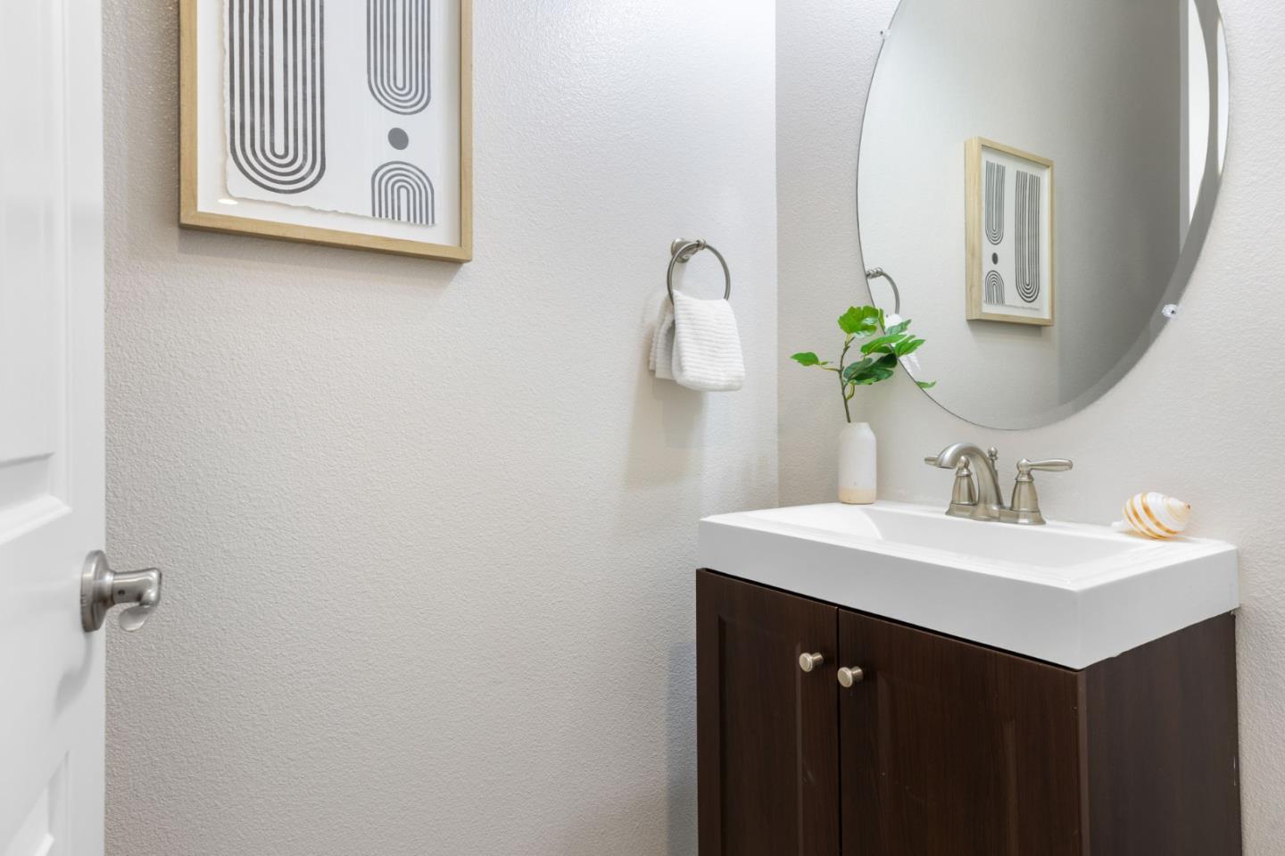 Detail Gallery Image 15 of 33 For 1916 Trento Loop, Milpitas,  CA 95035 - 3 Beds | 3/1 Baths